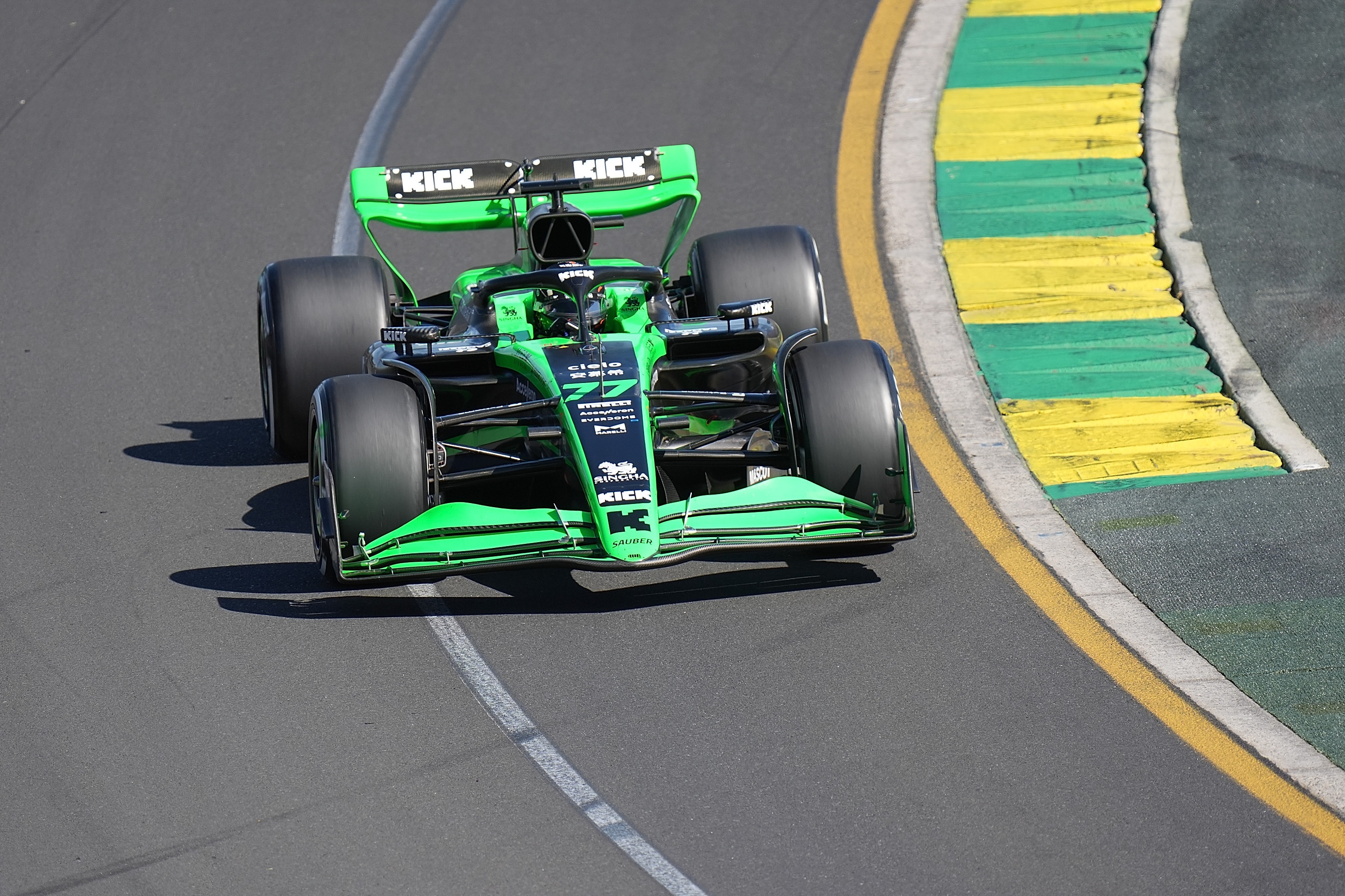 红牛车队横扫索伯车队，诺里斯高光表现