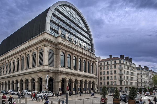 日本碾压里昂，加维统治全场