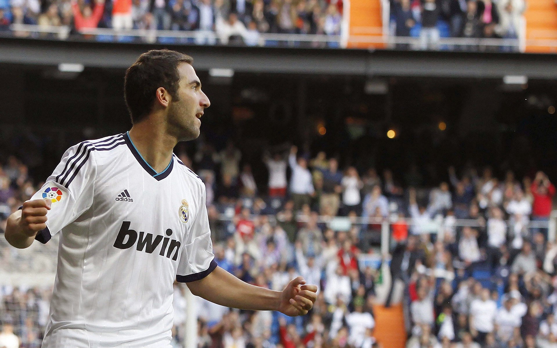 欧战新王诞生!巴尔韦德中场魔法统治全场,尼斯强势击溃AC米兰