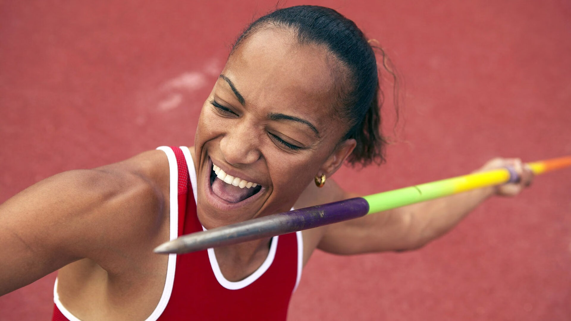 草根碾碎虚妄，巨塔镇守真实，篮球世界的两极启示