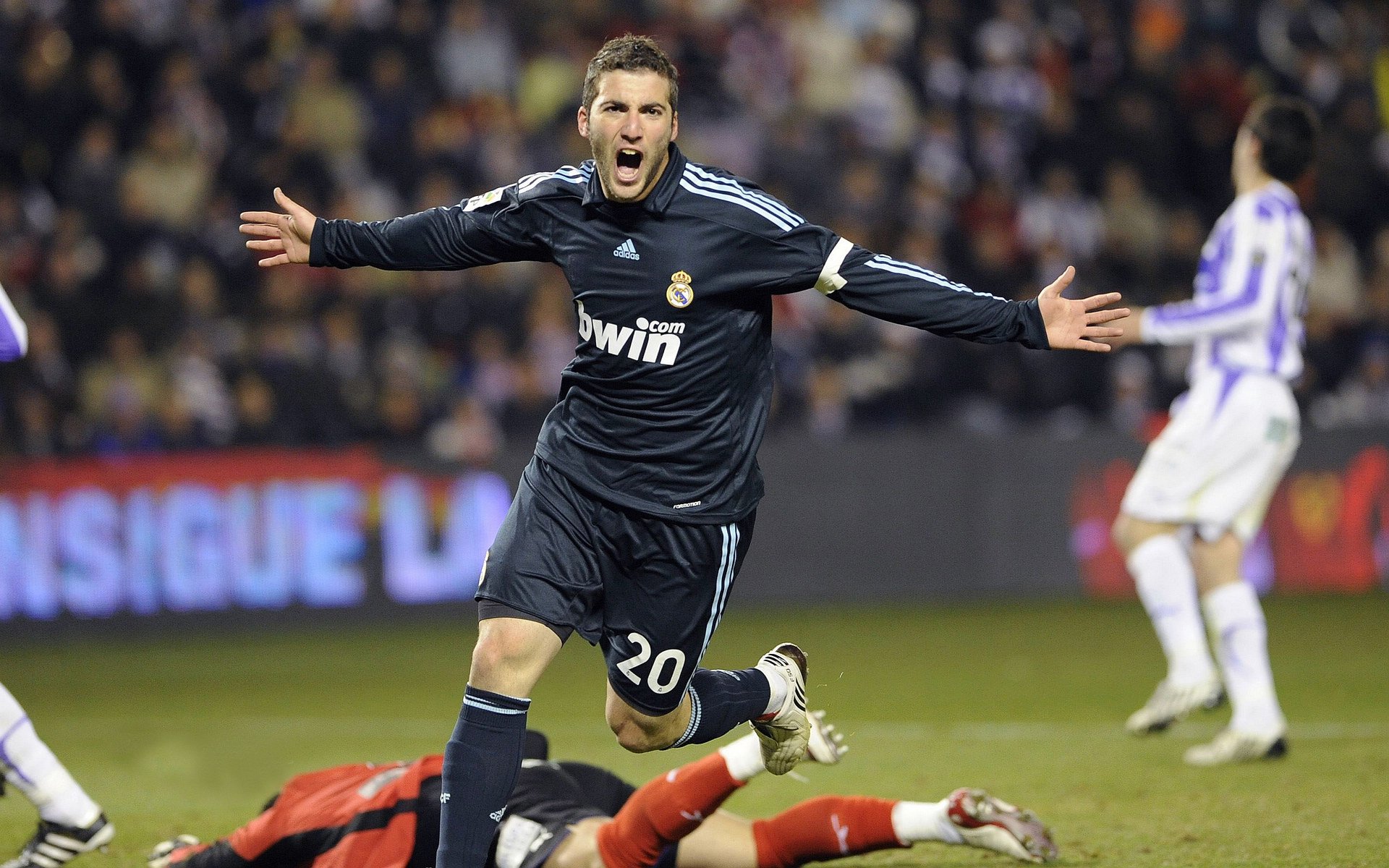 霍勒迪关键先生显神威,山西队一波流击溃北京队