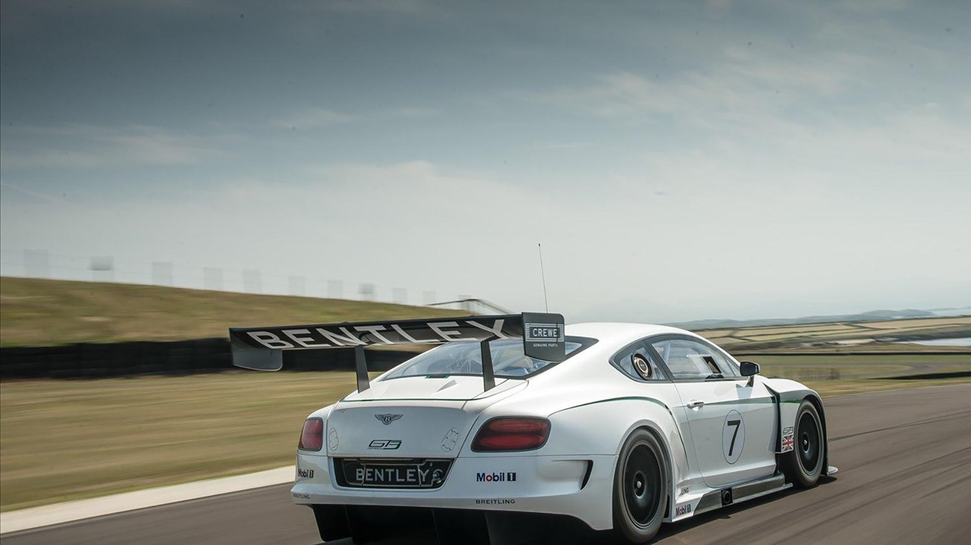 当欧冠淘汰赛的枪声在篮球场上响起,独行侠的加时绝杀