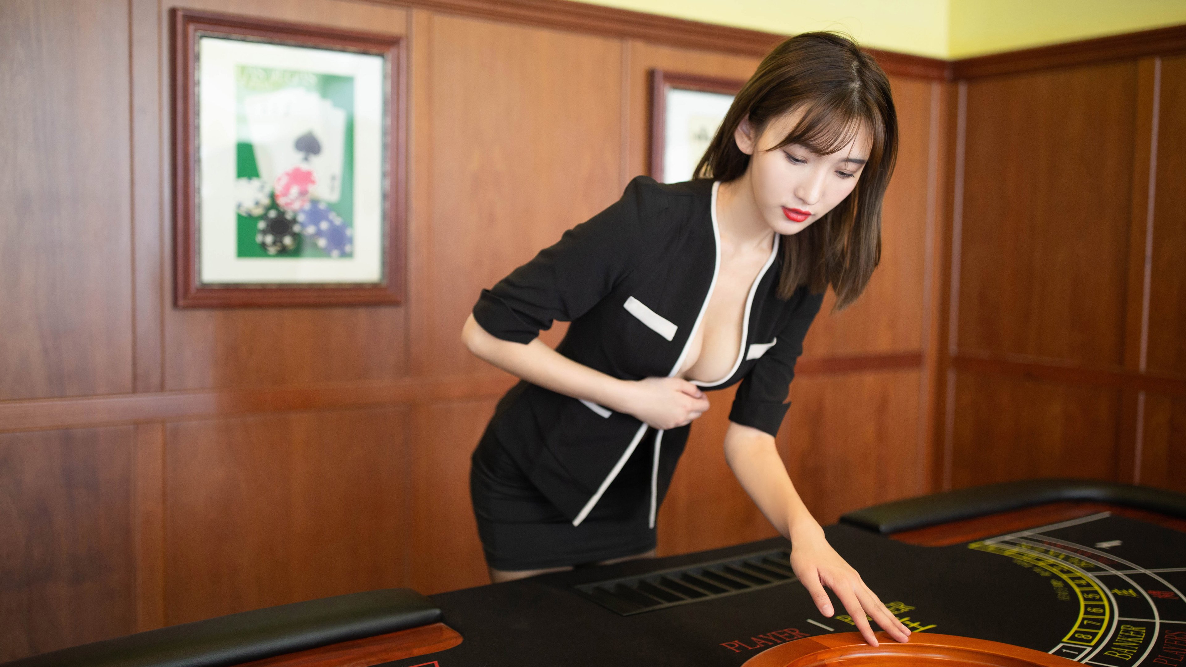 裂痕与圆满，安哥拉在玻利维亚高原提前终结悬念，苏亚雷斯赛后评分拉满