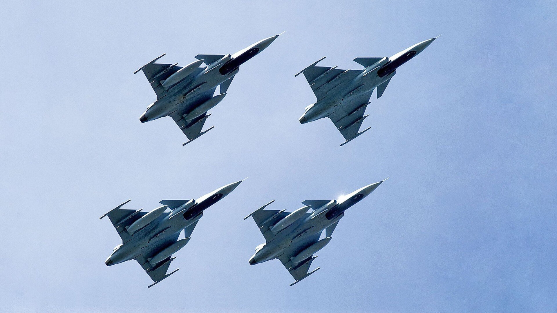 昔日霸主对决无冕之王,本泽马一剑封喉,亚特兰大攻克安菲尔德