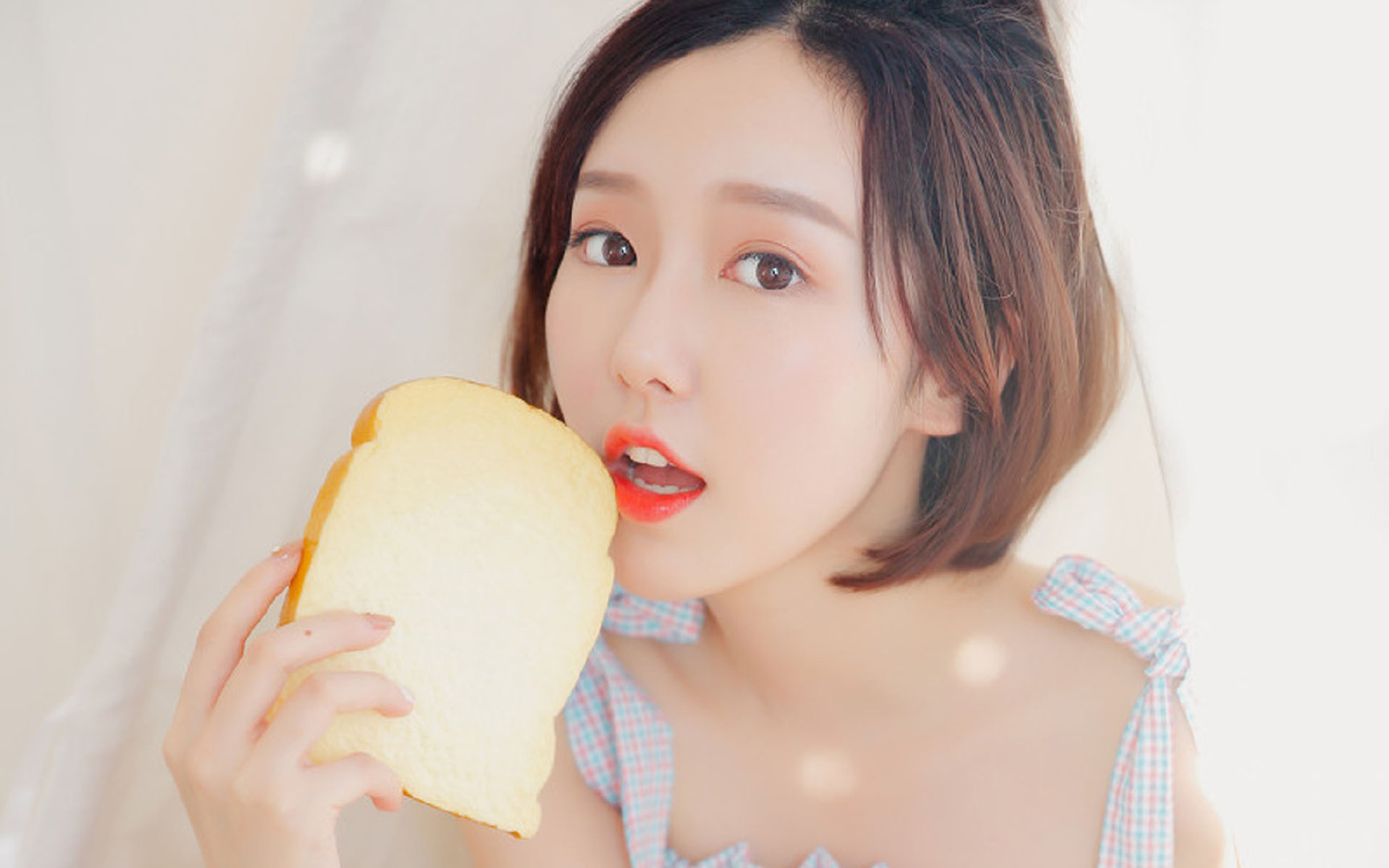 孙兴慜独舞定乾坤，威尔士稳舵胜尼斯，足球之夜的双重主宰